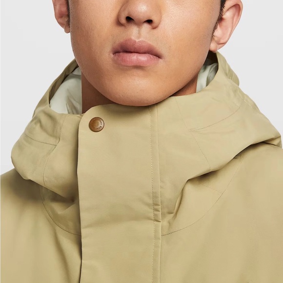 Nike ACG Storm-FIT Jacket in Brown and Beige. - Picture 4 of 8